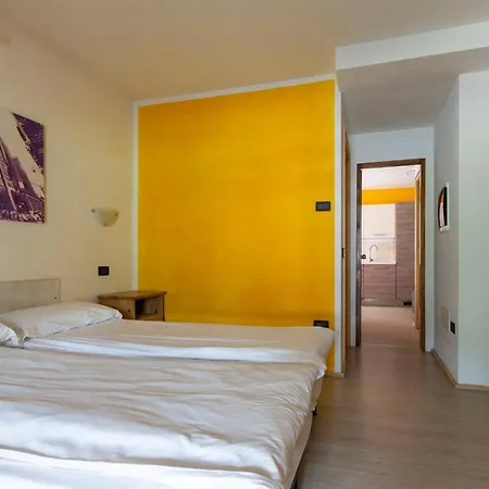 Adele リヴィーニョ