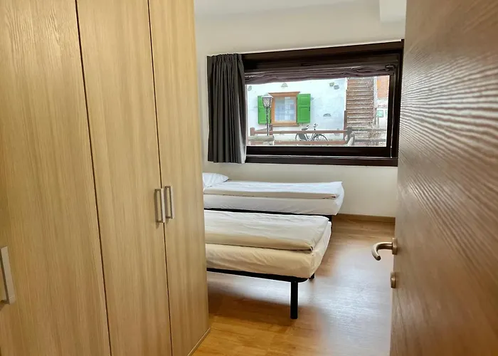 Adele Ливиньо